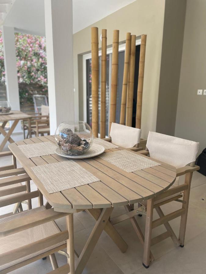 Central Luxury Apartment In Paralia Ofryniou Ofrinion Bagian luar foto