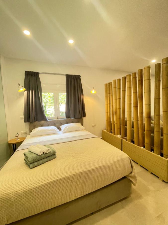 Central Luxury Apartment In Paralia Ofryniou Ofrinion Bagian luar foto